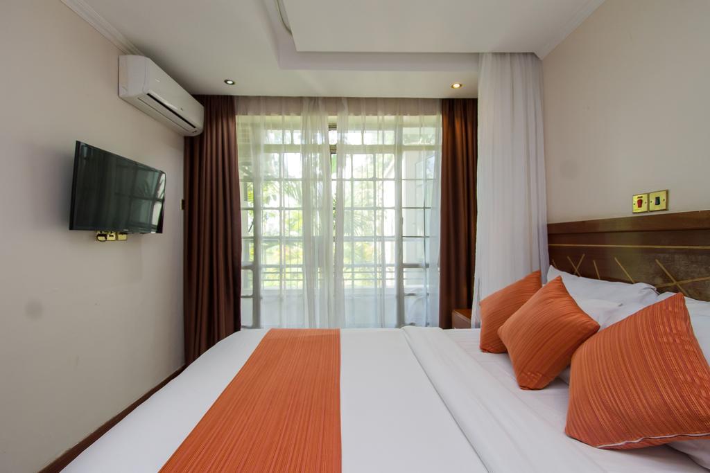 Victoria Comfort Inn كيزيمو المظهر الخارجي الصورة