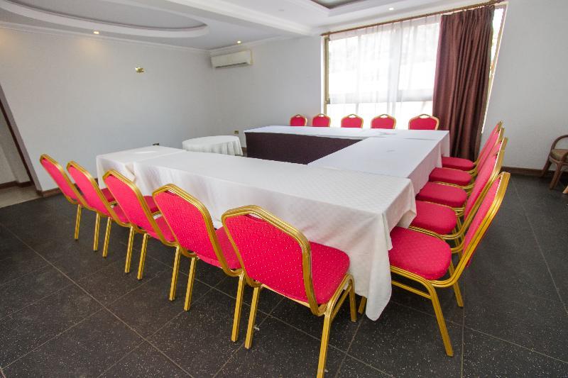 Victoria Comfort Inn كيزيمو المظهر الخارجي الصورة