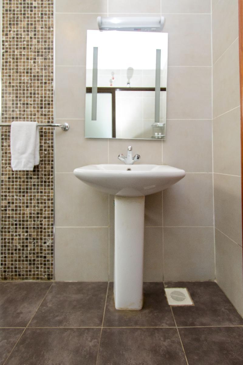 Victoria Comfort Inn كيزيمو المظهر الخارجي الصورة