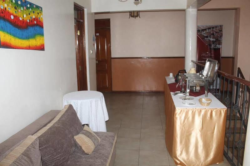 Victoria Comfort Inn كيزيمو المظهر الخارجي الصورة