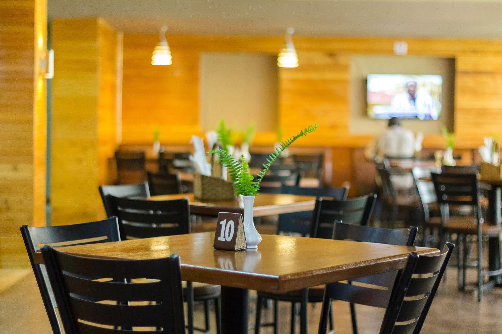 Victoria Comfort Inn كيزيمو المظهر الخارجي الصورة