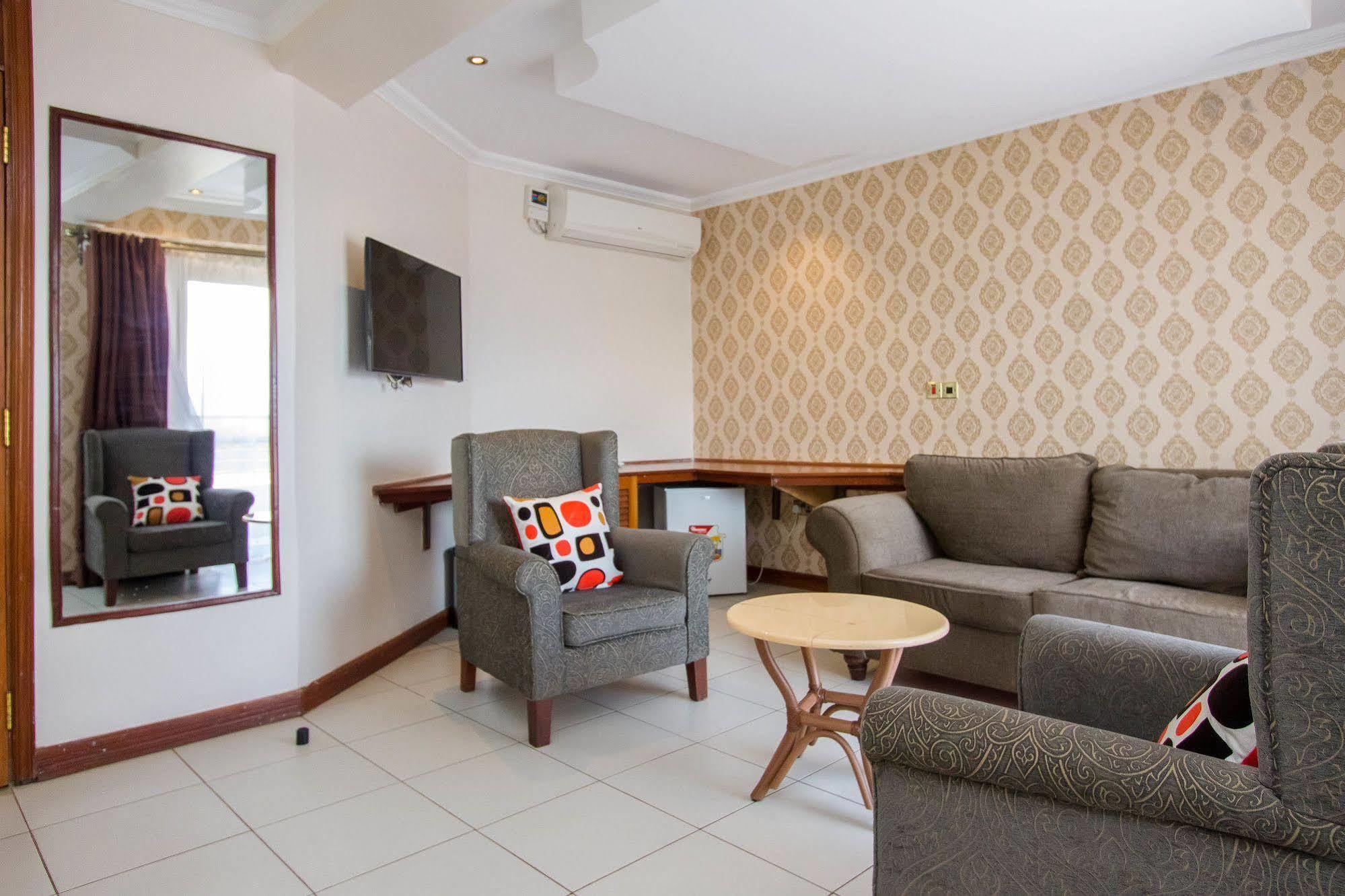 Victoria Comfort Inn كيزيمو المظهر الخارجي الصورة