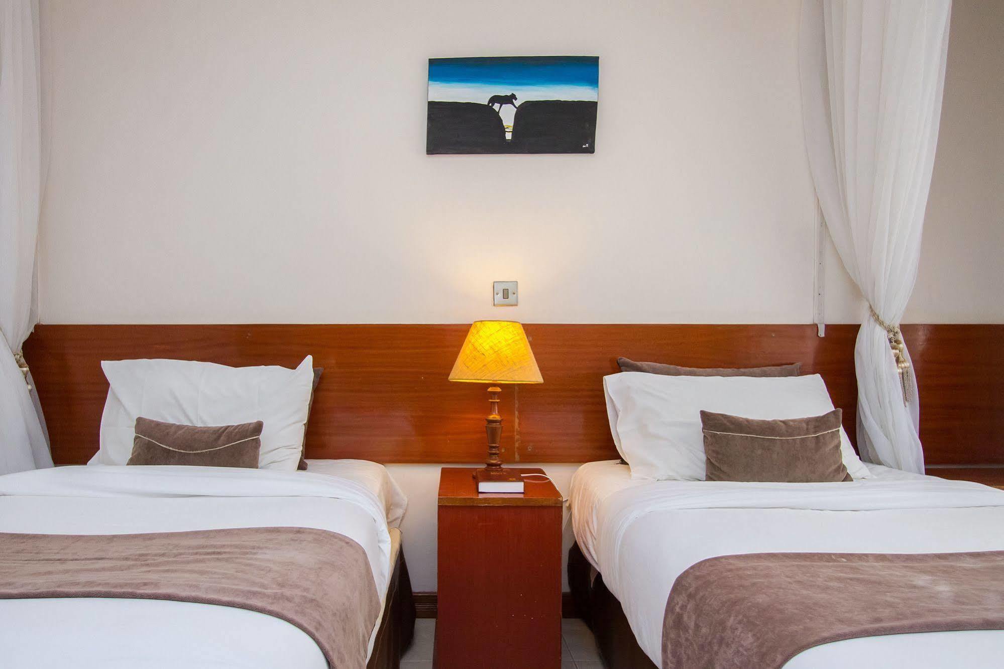 Victoria Comfort Inn كيزيمو المظهر الخارجي الصورة