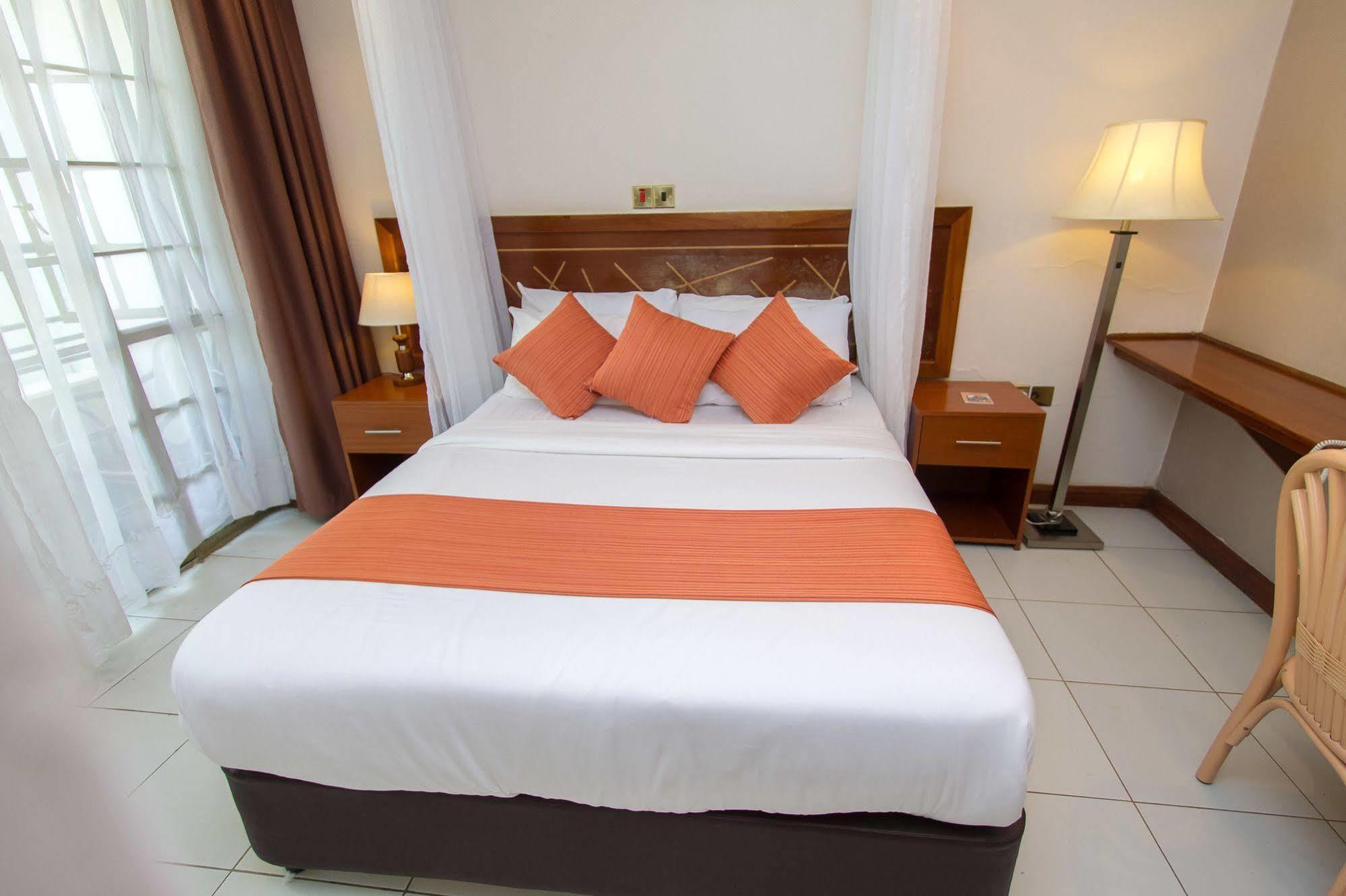 Victoria Comfort Inn كيزيمو المظهر الخارجي الصورة