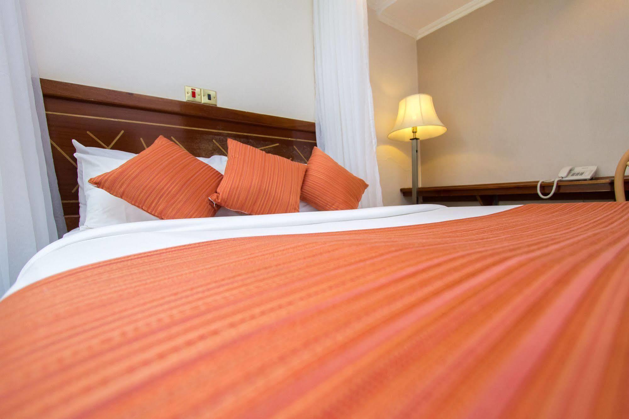 Victoria Comfort Inn كيزيمو المظهر الخارجي الصورة