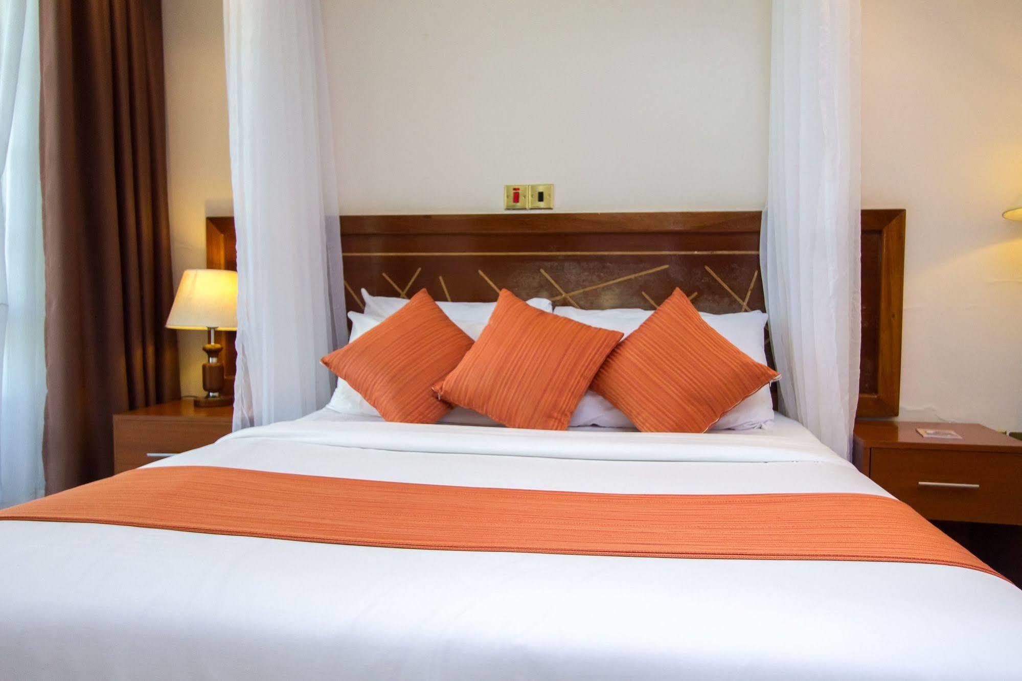 Victoria Comfort Inn كيزيمو المظهر الخارجي الصورة