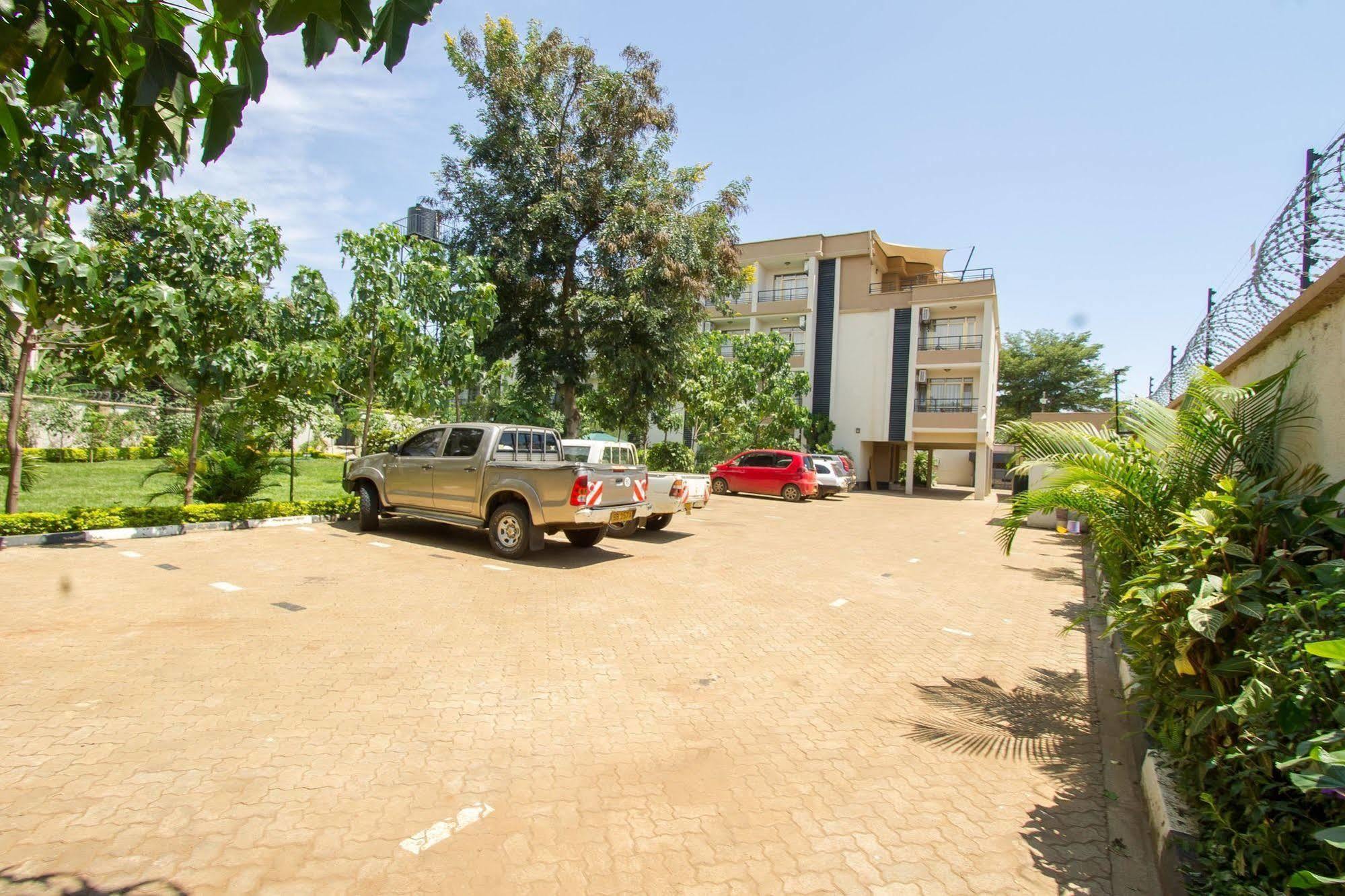 Victoria Comfort Inn كيزيمو المظهر الخارجي الصورة