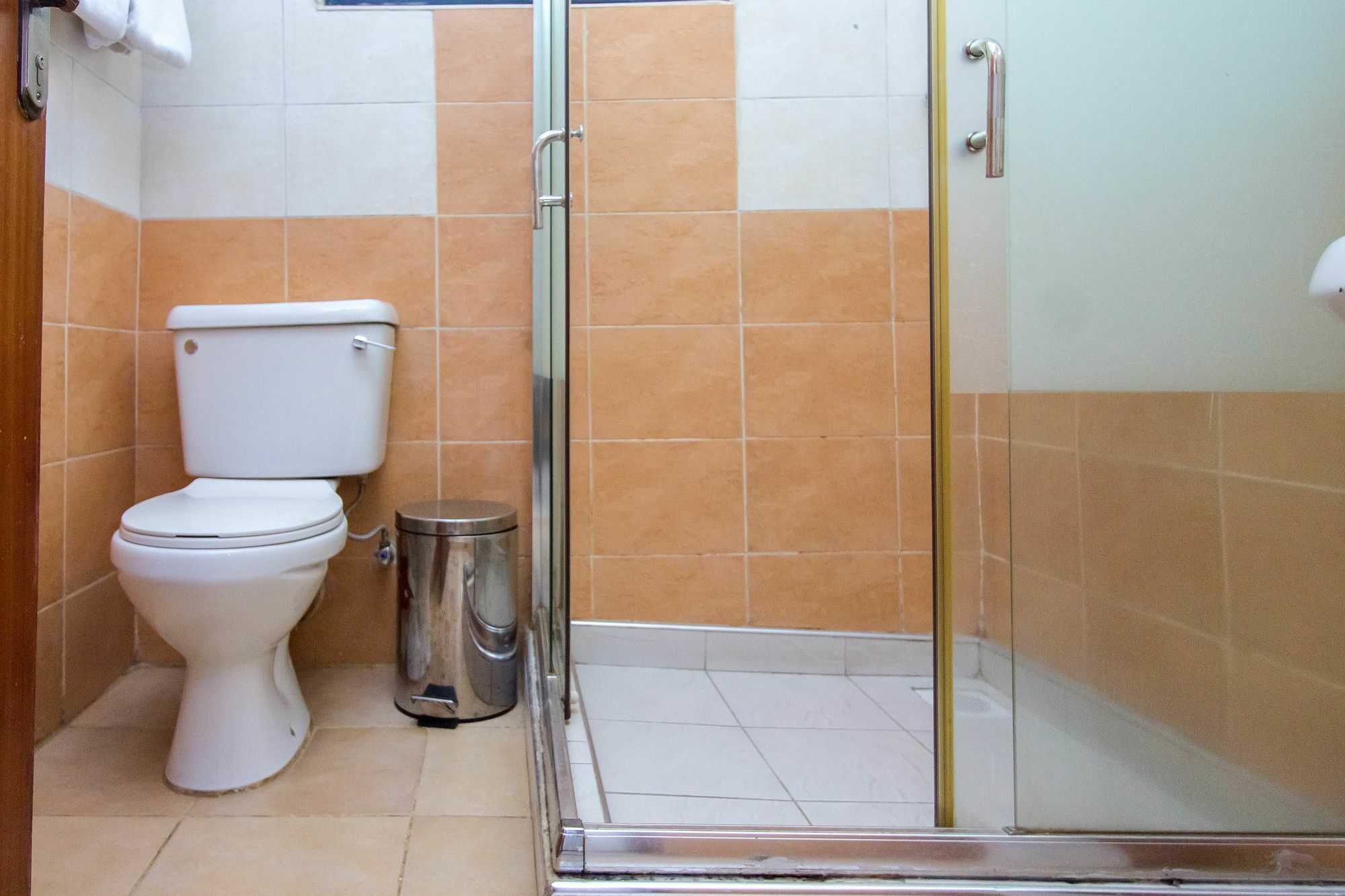 Victoria Comfort Inn كيزيمو المظهر الخارجي الصورة
