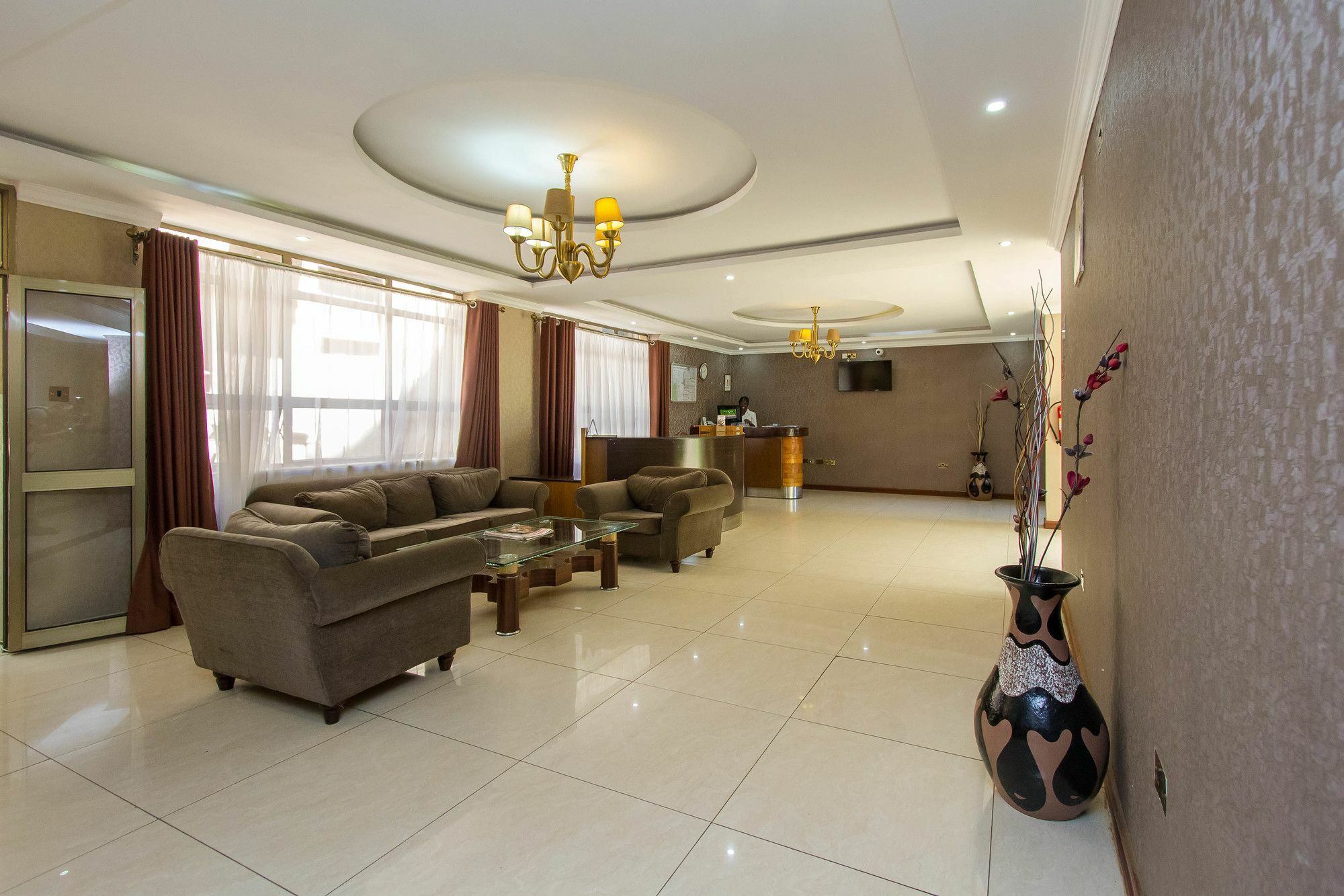 Victoria Comfort Inn كيزيمو المظهر الخارجي الصورة