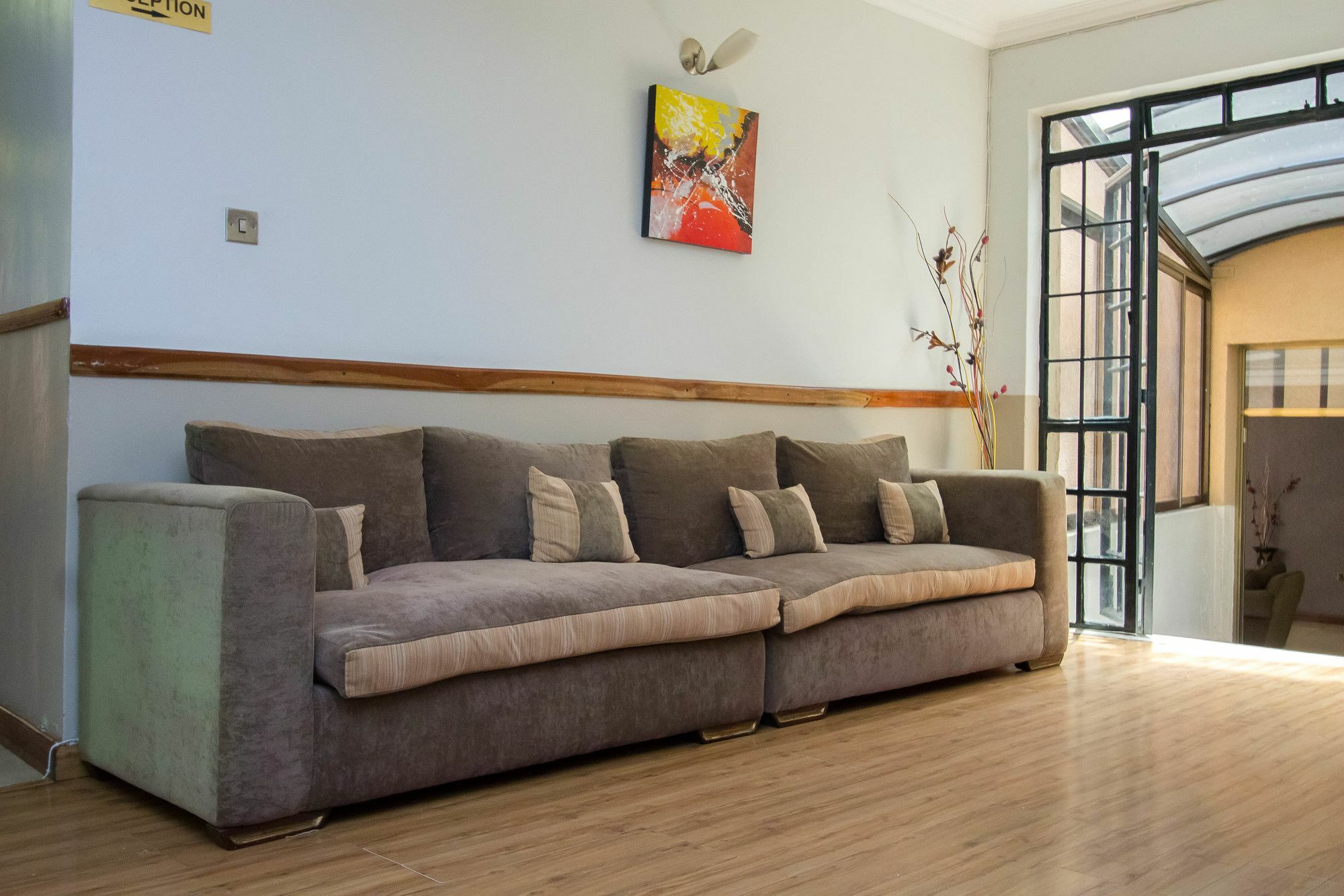 Victoria Comfort Inn كيزيمو المظهر الخارجي الصورة